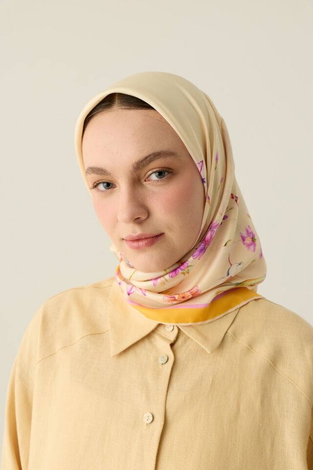 Flora Golden İpek Eşarp